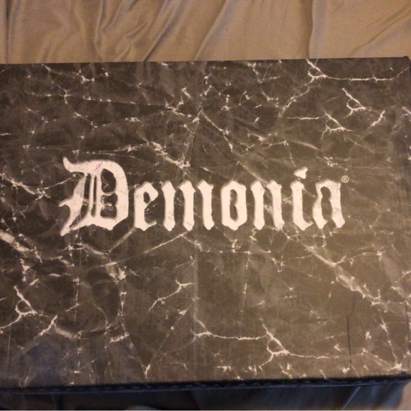 Bear 202 Brand new Demonia boots size 7 - Picture 2 of 4